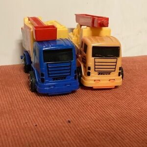 Toy emergency responder vehicles - set of 2